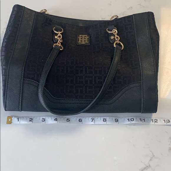 Tommy hilfigrer Tote with gold hardware - Picture 8 of 9